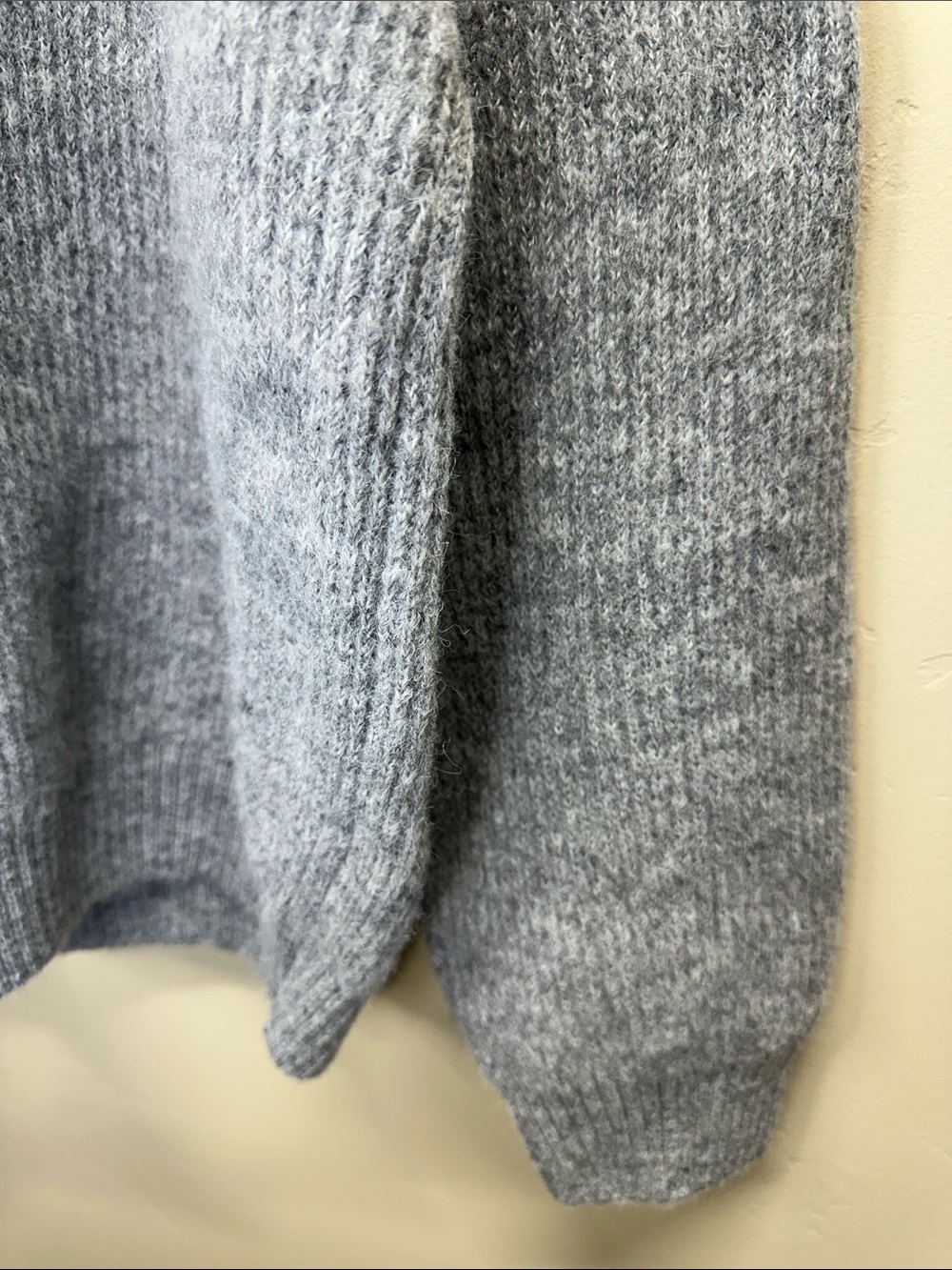 RSQ Men’s Gray Ribbed Crewneck Sweater • Size Large • Minimalist Knit NWT P2P 28 - Picture 3 of 5